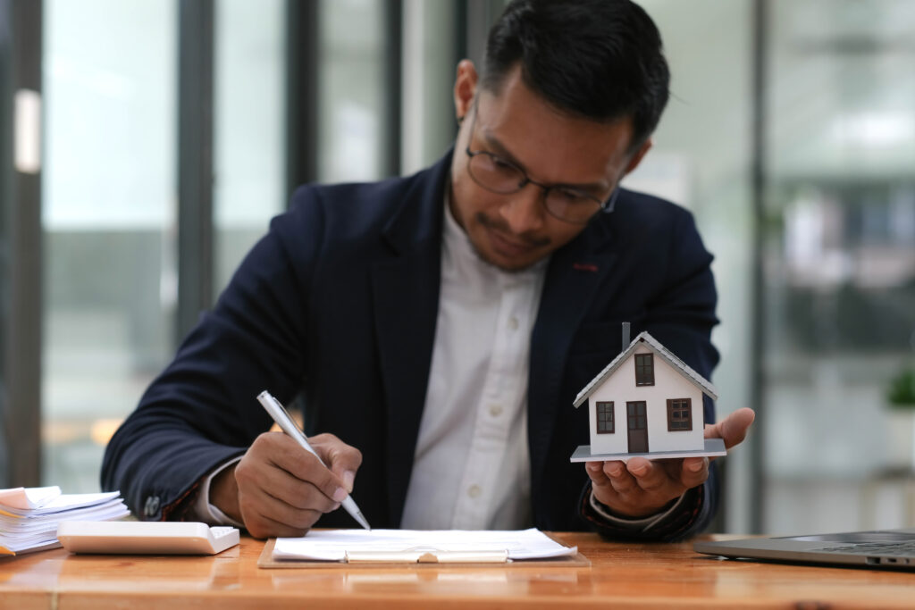Chris, a solicitor with 5 years of post-admission experience
